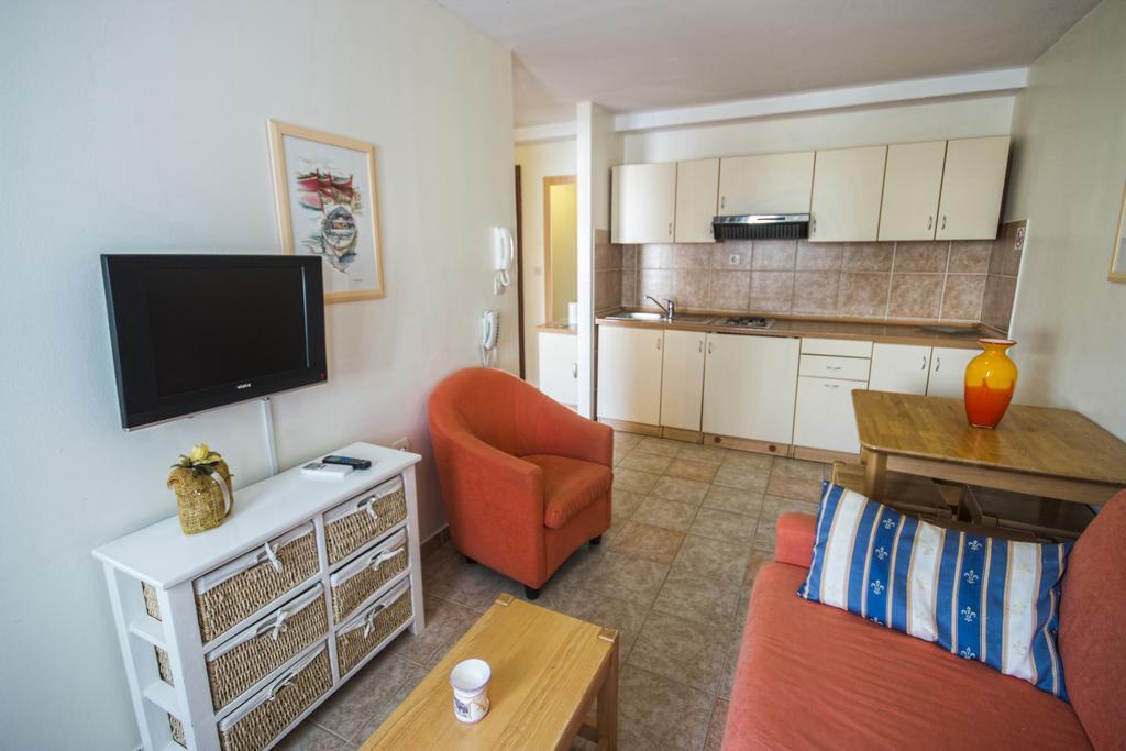 Aparthotel Castrum Novum Novigrad Istria 객실 사진
