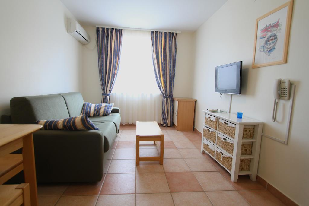 Aparthotel Castrum Novum Novigrad Istria 객실 사진